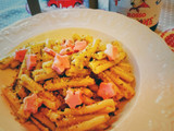 Casarecce con pesto di pistacchio e stelline di mortadella