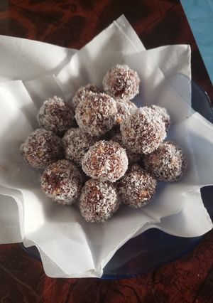 صورة لوصفة تمر مع المكسرات