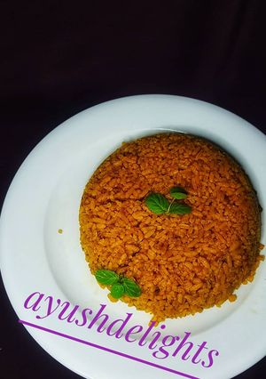 A picture of Jollof rice.