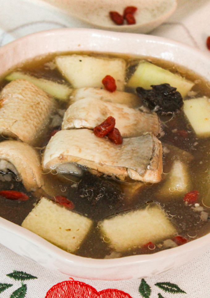 【老菜脯西瓜綿虱目魚湯】大暑節氣燉湯，湯頭爽口清甜 的食譜成品照片