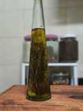 Azeite temperado com alecrim e tomilho