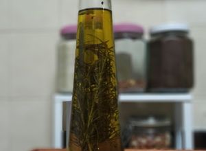 Foto de Azeite temperado com alecrim e tomilho
