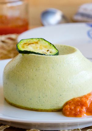 Foto principal de Flan de calabacín y salsa de tomate