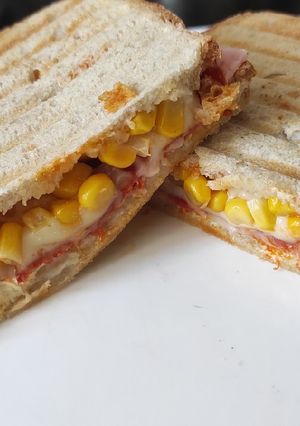 Melegszendvics ahogy mi szeretjük ❤️ recept fotója