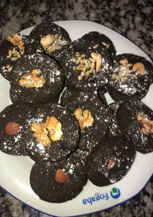 Una foto de Masitas con frutos secos😋😋
