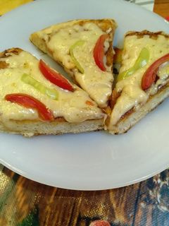 صورة لوصفة بيتزا الطاسة السريعة في 10 دقائق 🍕😋❤️