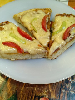 صورة لوصفة بيتزا الطاسة السريعة في 10 دقائق 🍕😋❤️
