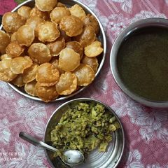 A picture of Pani puri.