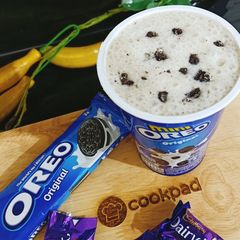A picture of Banana & Oreo Shake 🍌🧋🥤🍌.