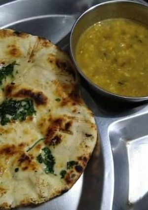 A picture of Butter naan.