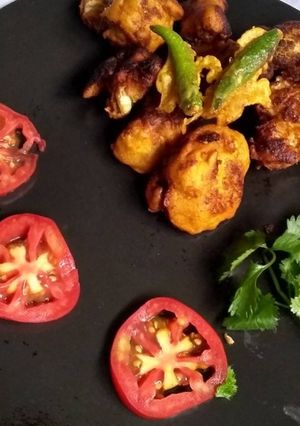 ফুলকপির পকোড়া (foolkopir pakora recipe in Bengali) রেসিপির প্রধান ছবি