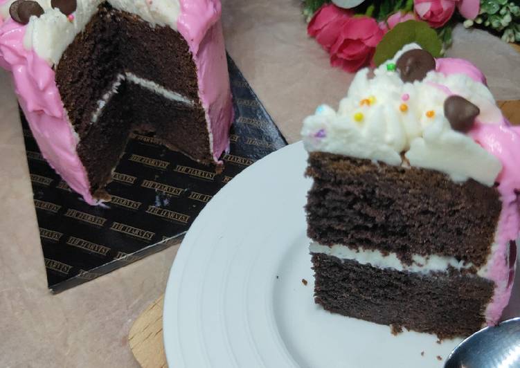Woman Birthday Cake (pinky)