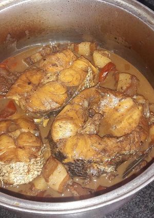 Hình của món Cá kho thịt ba chỉ.
