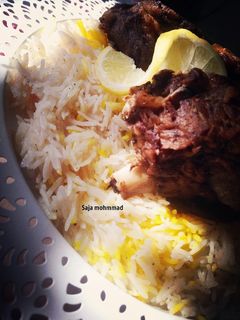 صورة لوصفة ضلع خروف مشوي بالفرن مع رز عربي مدخن