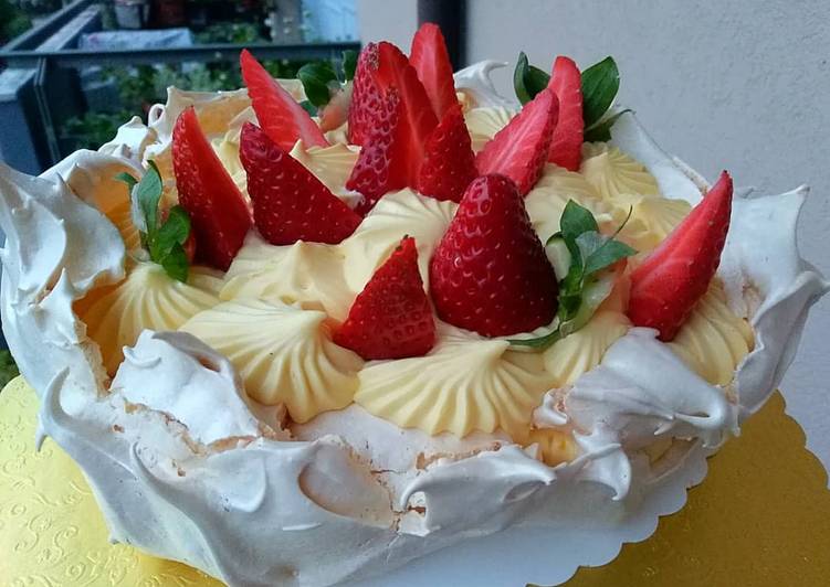 Torta Pavlova alle fragole🍓🍓🍓