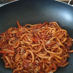 A picture of Stir fry Udon Noodles.