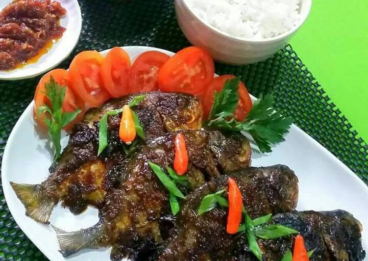 Ikan bawal bakar