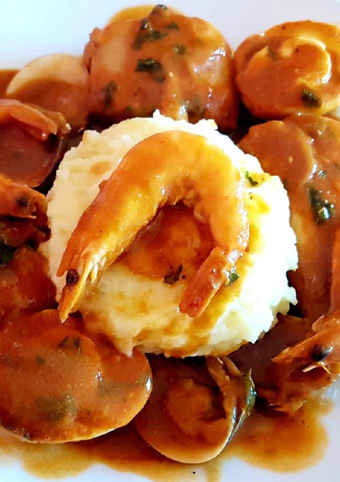 Una foto de Rape con almejas y langostinos