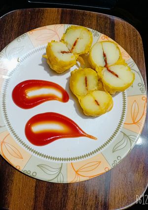 લસણીયા બટાકી ના ભજીયા (Lasaniya Bataki Na Bhajiya Recipe In Gujarati) રેસીપી મુખ્ય ફોટો
