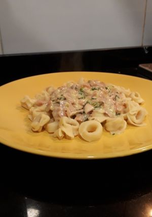 Una foto de Pastas | Capeletines con salsa de roquefort (invento)