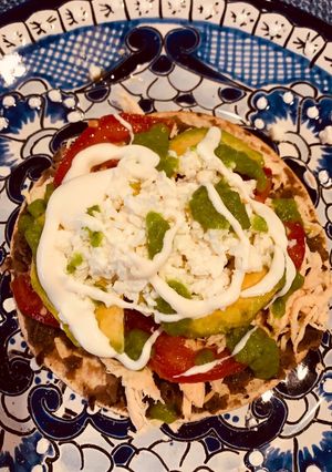 Una foto de Tostadas de pollo