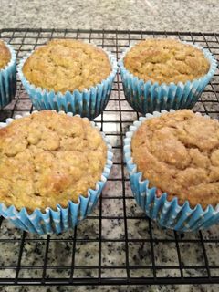 รูปของ Low Carb Peanut butter banana Oat muffins ❌sugar ❌ flour | มัฟฟินกล้วยเนยถั่วข้าวโอ๊ต ❌น้ำตาล ❌แป้ง