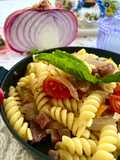 Fusilli con Cipolla di Breme e Tartare di Tonno ai pomodorini