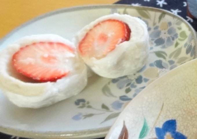 Steps to Prepare Super Quick Homemade Strawberry Daifuku－Japanese Cake with Sweet Bean Paste Filling