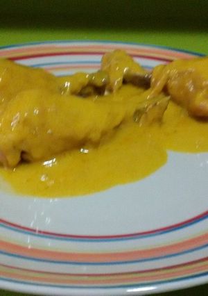 Foto principal de Muslitos de pollo en salsa en olla rápida