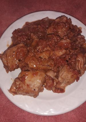 Una foto de Carne de puerco a la mexicana, con chorizo