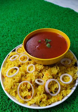A picture of Veg turmeric pulao.