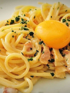 Una foto de Espaguetis Carbonara