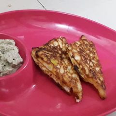 A picture of Sandwich toast using idli batter.