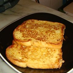A picture of French Toast.