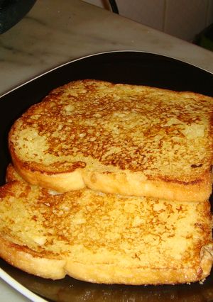 A picture of French Toast.