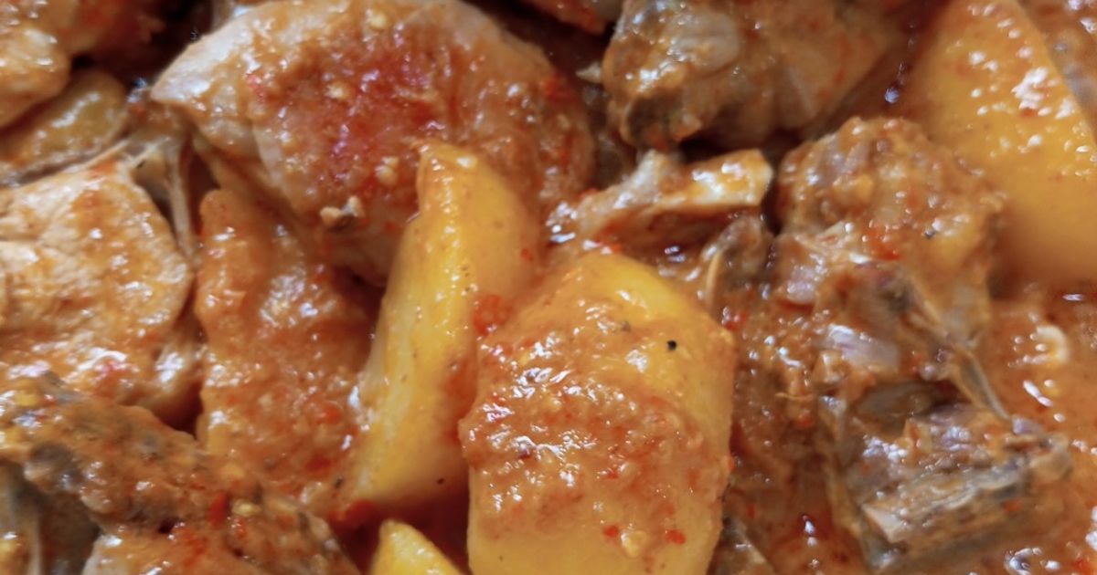 Rendang ayam kentang bumbu mahmudah.