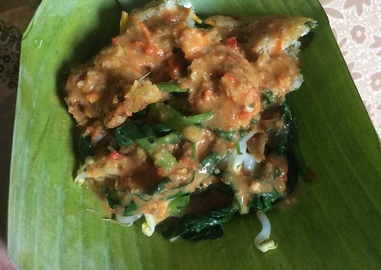 Pecel sayur + ba'wan