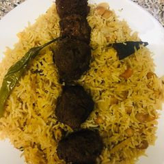 A picture of Chickpeas pulao With meatball.