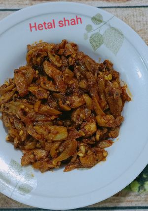 કંકોડા ડુંગળી નું શાક (Kantola Dungri Shak Recipe In Gujarati) રેસીપી મુખ્ય ફોટો