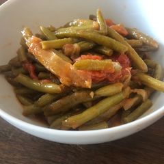 A picture of Loubieh bi zeit - Green beans & olive oil.