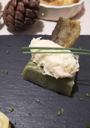 Foto di Quenelle di baccalà su polenta verde