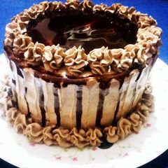 A picture of Pregnancy special rich cake.