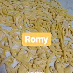 A picture of Fideos caseros al 🥚.