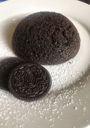 A picture of Oreo biscuit cake.