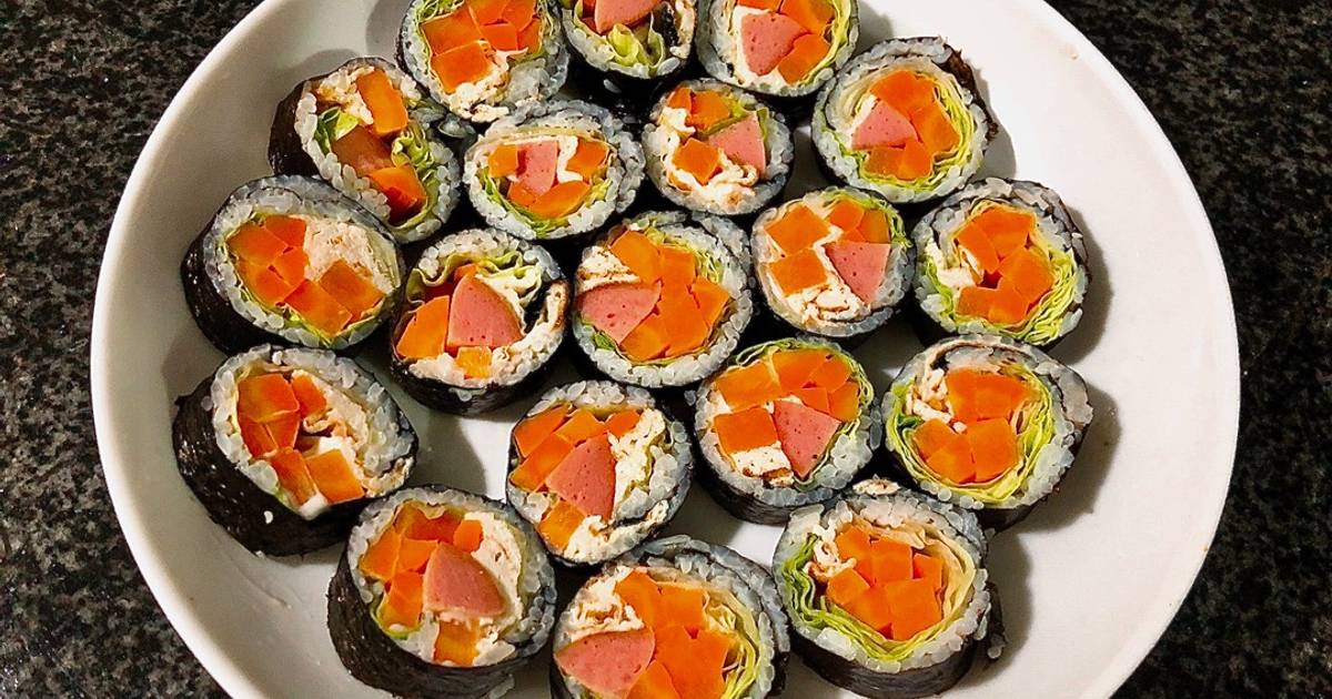 Cách làm sushi thanh cua phủ trứng cá chuồn