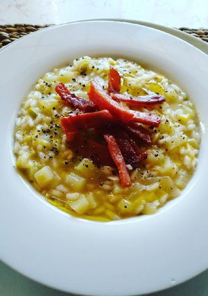 Foto di Risotto con porri, patate e speck croccante