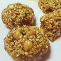 A picture of Chickpeas and Daliya Candies.