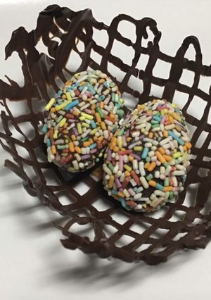 Foto principal de Huevos de chocolate con color