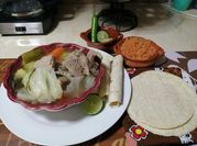 Una foto de recetas con carne de chambarete