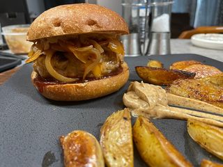 BBQ Pork n’ Cheddar Burger